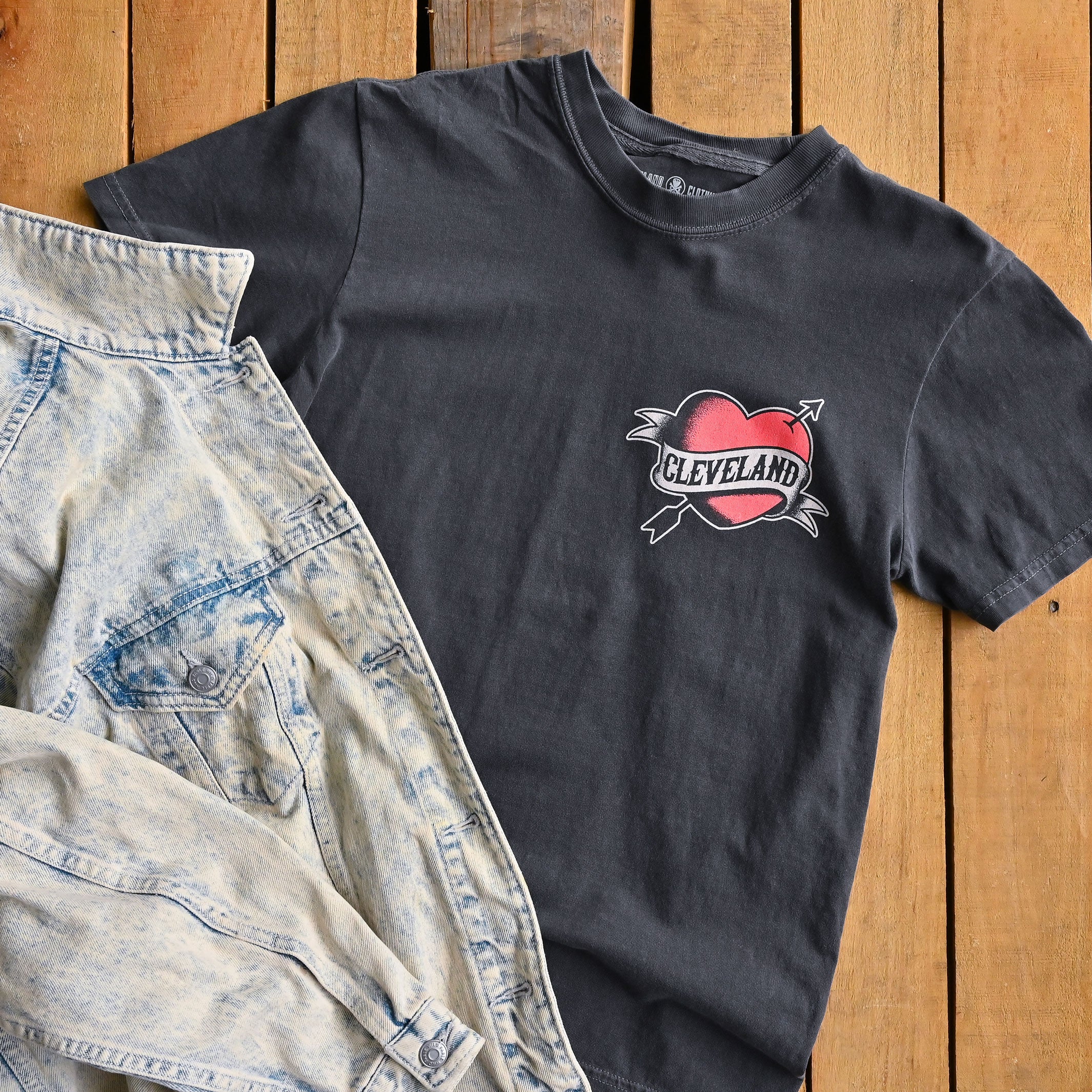 Cleveland Tattoo Heart - Mens/Unisex Crew T-Shirt - Image 3